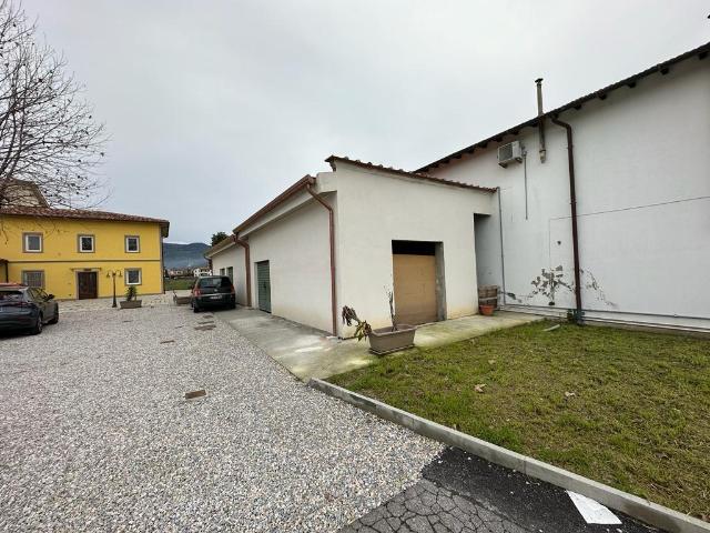 Locale Commerciale in affitto a San Giuliano Terme, Toscana