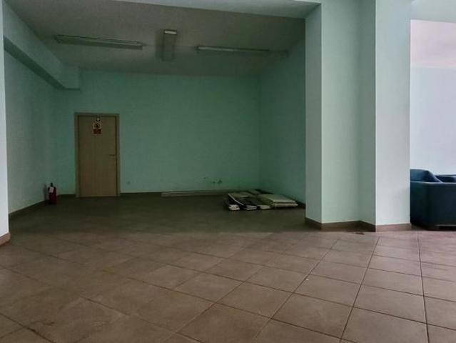 Locale Commerciale in affitto a San Giuliano Terme, Toscana
