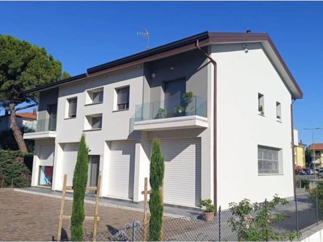 Locale Commerciale in affitto a Unione di comuni Valmarecchia, Santarcangelo Di