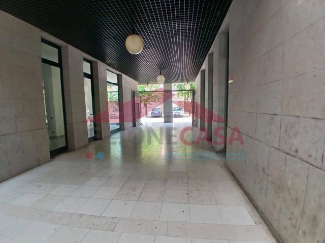 Locale Commerciale in affitto a Volta-Prealpi, Saronno
