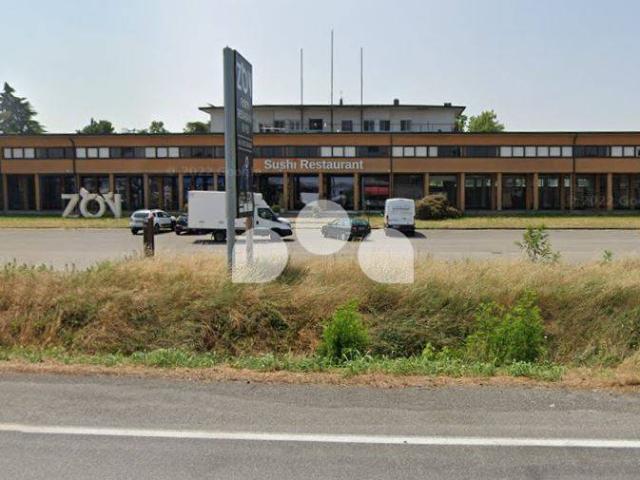 Locale Commerciale in affitto a Spino D'adda, Lombardia