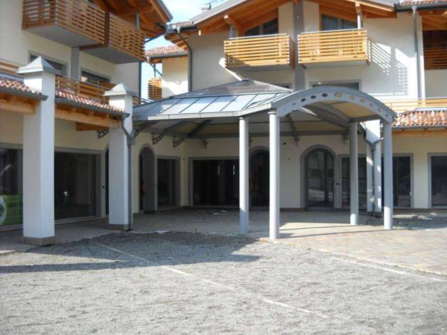 Locale Commerciale in affitto a Comunità delle Giudicarie, Storo