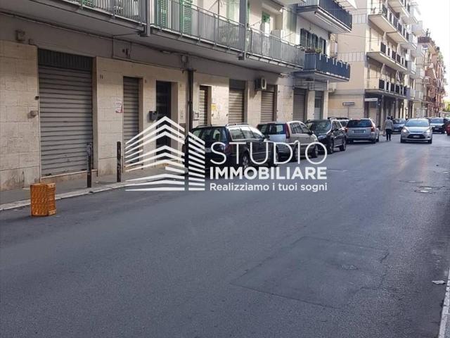 Locale Commerciale in affitto a Puglia, Bari
