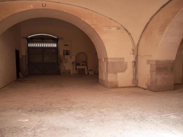 Locale Commerciale in affitto a Puglia, Barletta-andria-trani