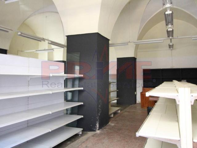 Locale Commerciale in affitto a Puglia, Lecce