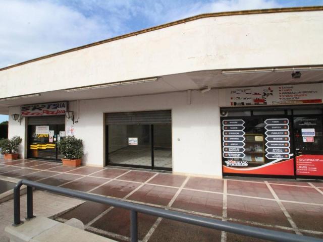 Locale Commerciale in affitto a Montegrappa, Puglia