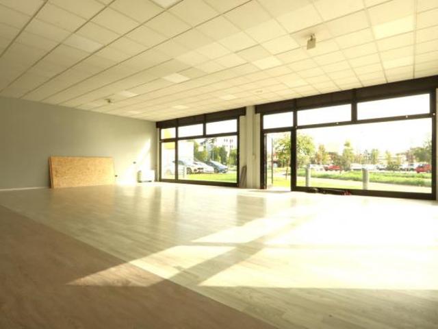 Locale Commerciale in affitto a Cattane, Vicenza