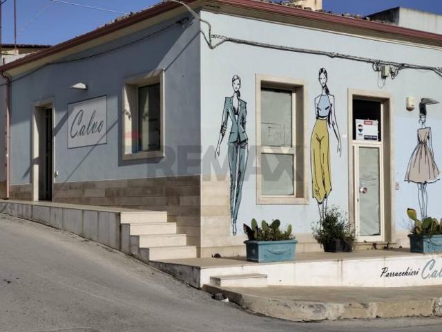 Locale Commerciale in affitto a Vittoria, Sicilia