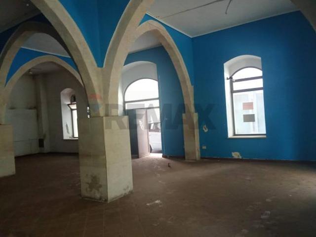 Locale Commerciale in affitto a Vittoria, Sicilia