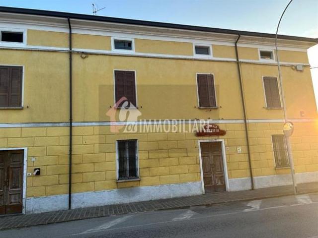 Locale Commerciale in affitto a Solarolo Rainerio, Lombardia