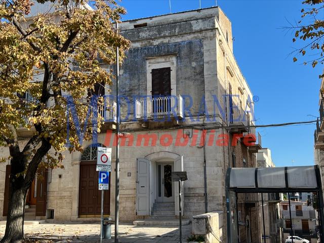 Locale Commerciale in affitto a Puglia, Bari