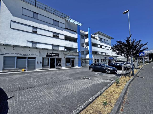 Locale Commerciale in affitto a Cornedo Vicentino, Veneto