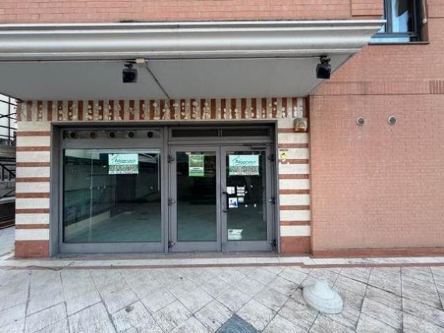 Locale Commerciale in vendita a Vasto, Abruzzo