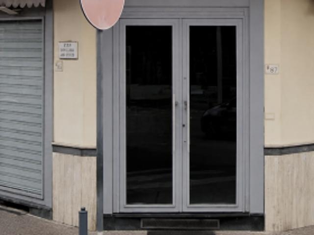 Locale Commerciale in affitto a Pomigliano D'arco, Campania