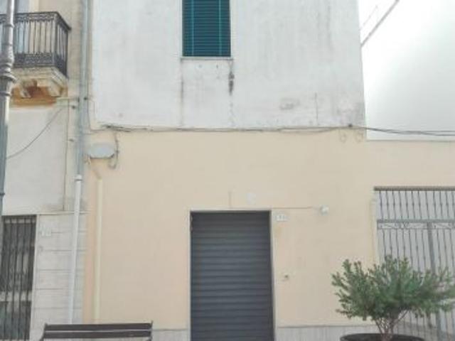 Locale Commerciale in vendita a Puglia, Lecce