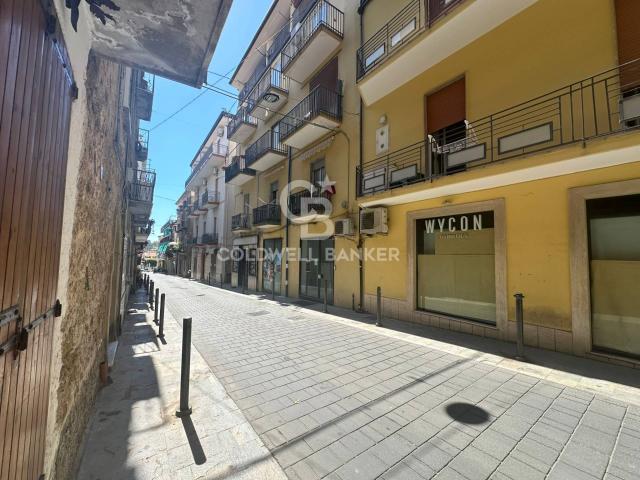 Locale Commerciale in vendita a Borgo Medievale, Agropoli