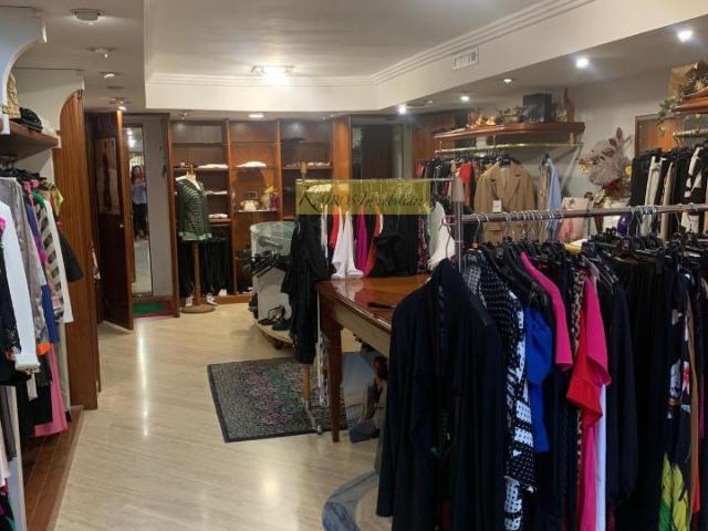 Locale Commerciale in vendita a Agropoli, Campania