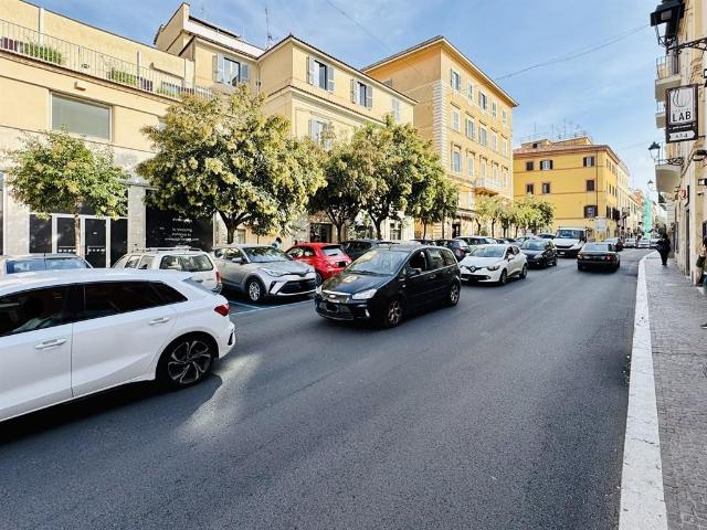 Locale Commerciale in vendita a Roma Capitale, Lazio