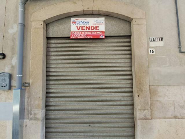 Locale Commerciale in vendita a Andria, Barletta-Andria-Trani