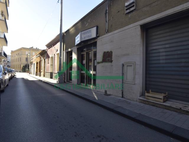 Locale Commerciale in vendita a Augusta, Sicilia