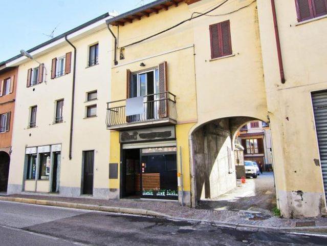 Locale Commerciale in vendita a Barlassina, Monza e della Brianza