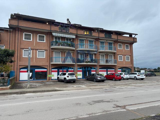 Locale Commerciale in vendita a Bastiola, Bastia Umbra