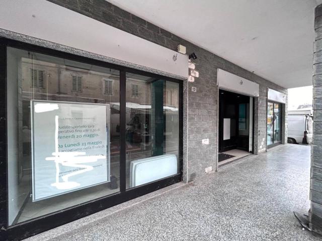 Locale Commerciale in vendita a Belgioioso, Lombardia