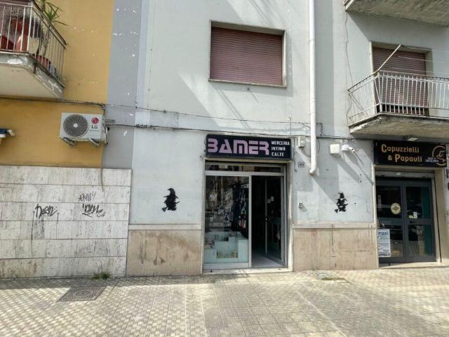 Locale Commerciale in vendita a Libertà, Benevento