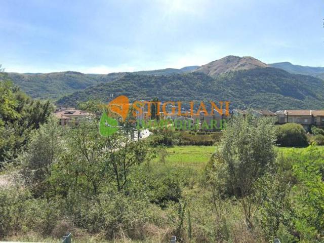 Locale Commerciale in vendita a Bojano, Molise