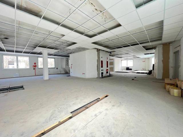 Locale Commerciale in vendita a Luzzana, Lombardia