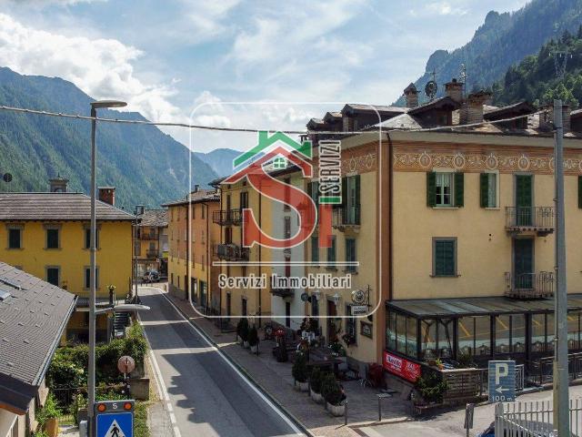 Locale Commerciale in vendita a Comunità Montana della Valle Brembana, Branzi