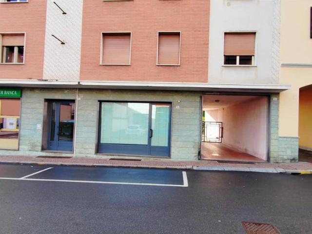 Locale Commerciale in vendita a Piemonte, Biella