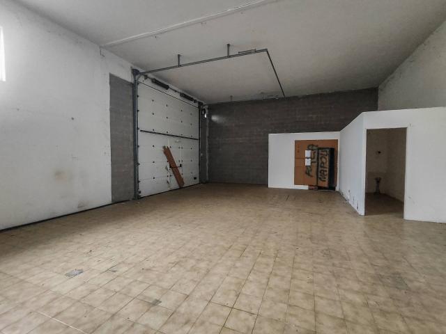 Capannone in vendita a Cairo Montenotte, Liguria