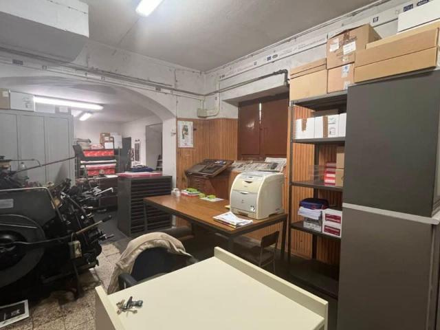 Locale Commerciale in vendita a Cairo Montenotte, Liguria