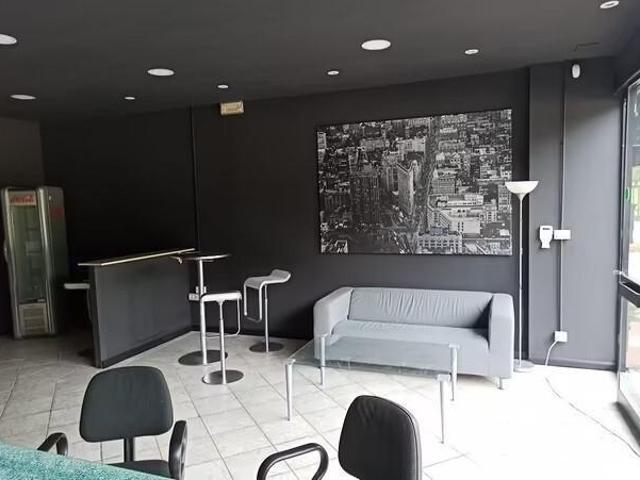Locale Commerciale in vendita a Oltrarno, Calcinaia