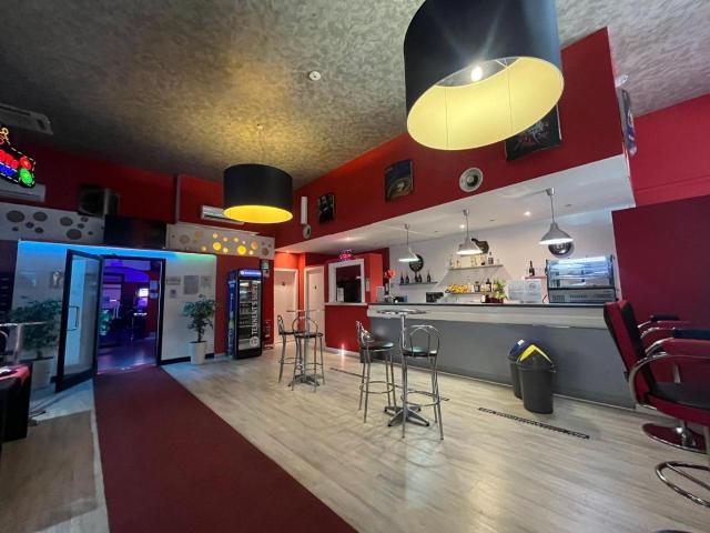 Locale Commerciale in vendita a Oltrarno, Calcinaia
