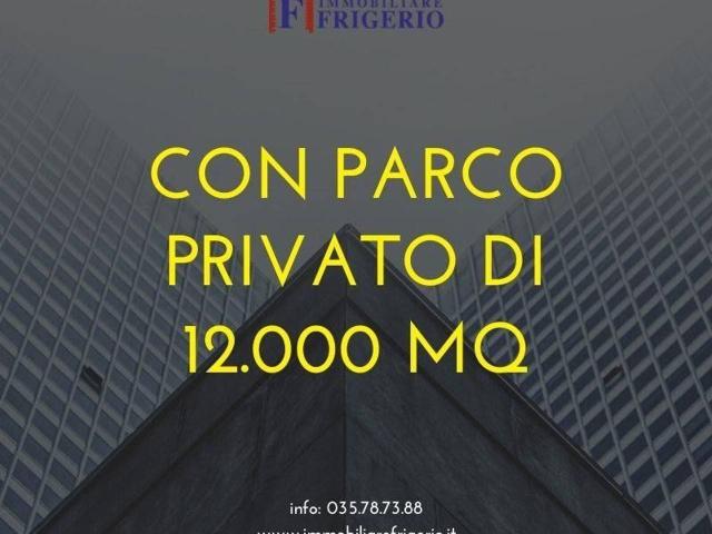Locale Commerciale in vendita a Caprino Bergamasco, Lombardia