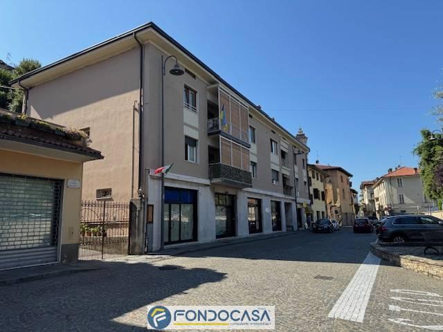 Locale Commerciale in vendita a Pirlotti, Capriolo