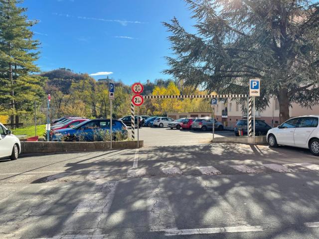 Locale Commerciale in vendita a Carcare, Liguria