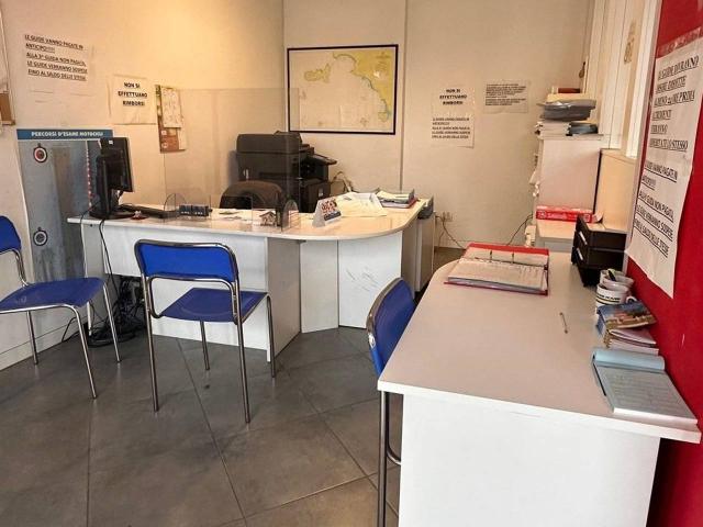 Locale Commerciale in vendita a Cassina Pertusella, Caronno Pertusella