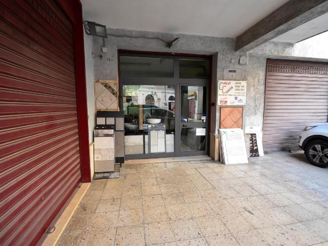 Locale Commerciale in vendita a Puglia, Brindisi