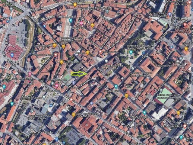 Locale Commerciale in vendita a Fabbrica, Carrara