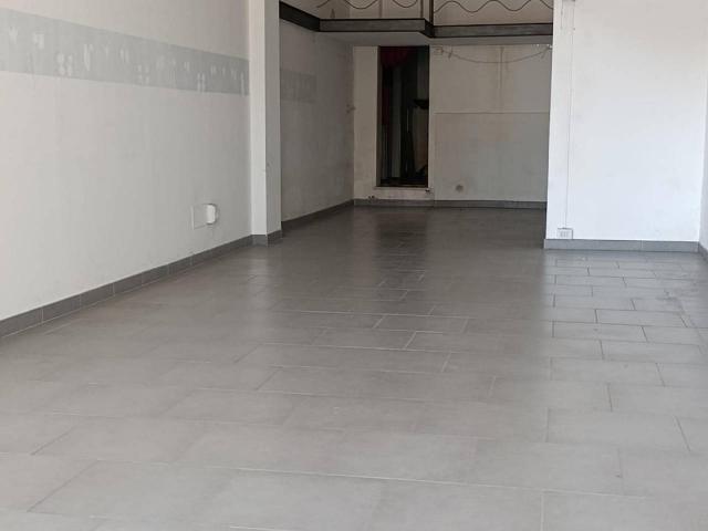 Locale Commerciale in vendita a Casciana Terme Lari, Perignano