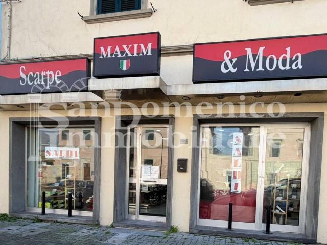 Locale Commerciale in vendita a Navacchio, Cascina