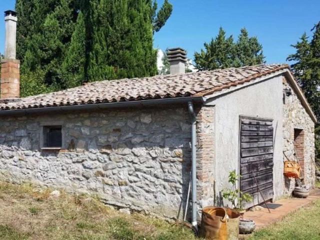 Locale Commerciale in vendita a Unione dei Comuni Montani Amiata Grossetana, Castell'azzara