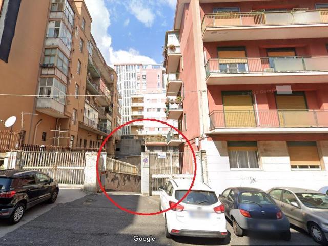 Locale Commerciale in vendita a Borgo-Sanzio, Catania
