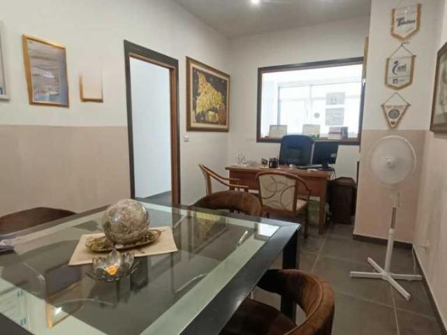 Locale Commerciale in vendita a Picanello-Ognina-Barriera-Canalicchio, Catania