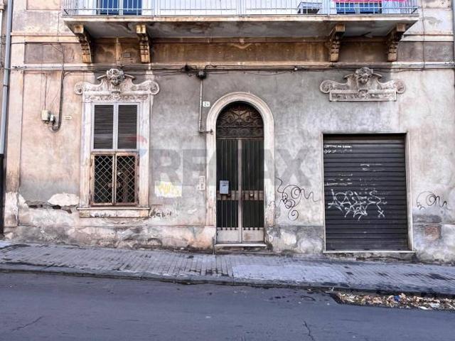 Locale Commerciale in vendita a San Giovanni Galermo-Trappeto-Cibali, Catania