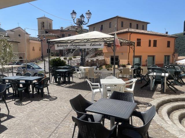 Locale Commerciale in vendita a Cerreto Di Spoleto, Umbria