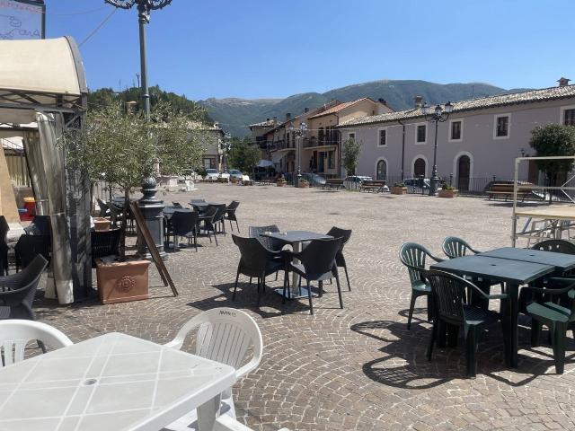 Locale Commerciale in vendita a Cerreto Di Spoleto, Umbria